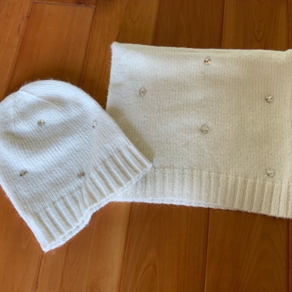 Victoria Secret ivory scarf and beanie NWOT
